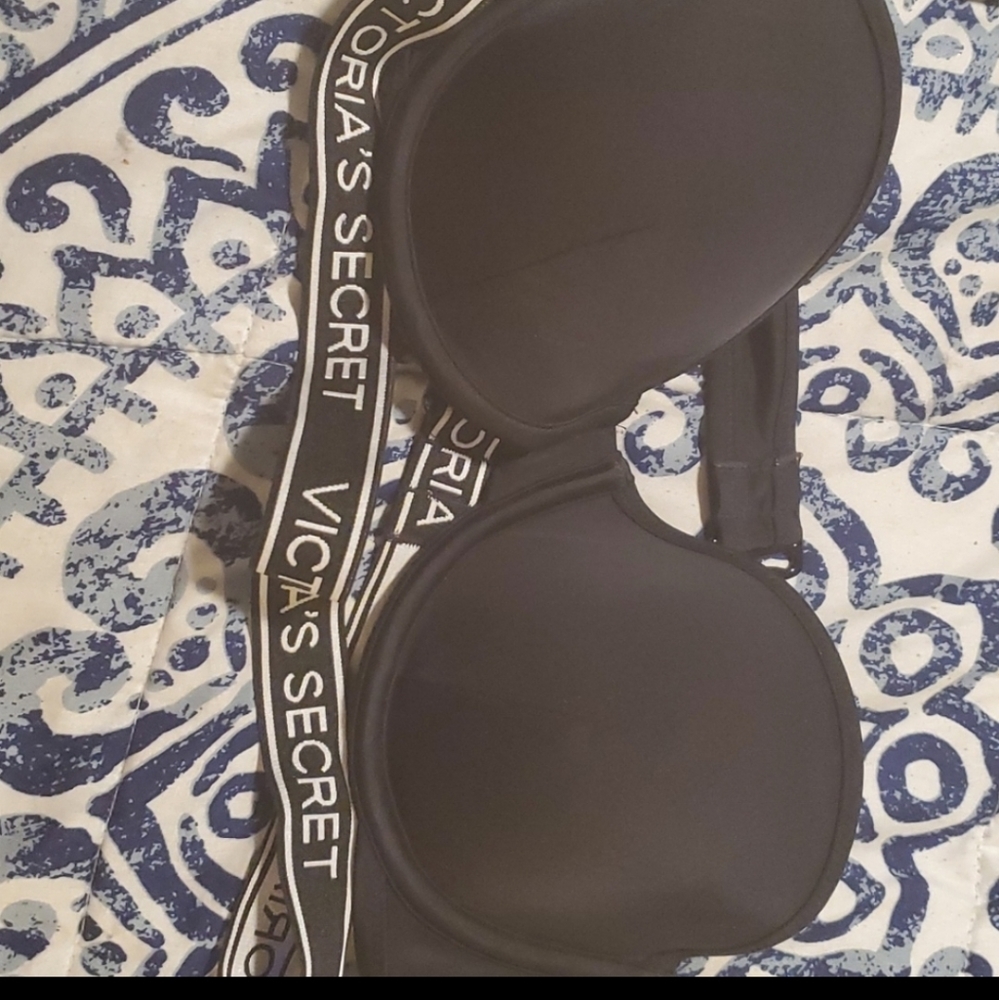 Victoria Secret swimsuit top very cute
